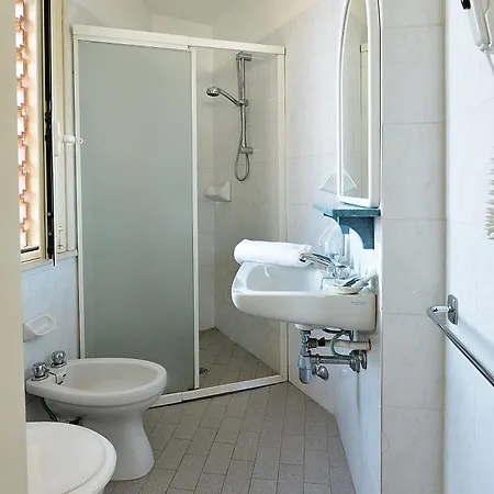 Bamar Hotel 3*